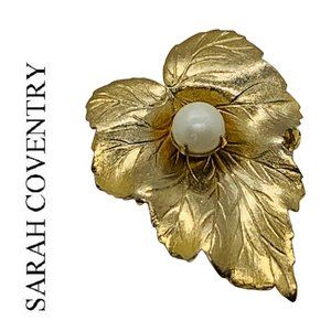 Vintage Sarah Coventry Gold Leaf/ Pearl Brooch